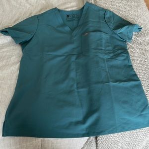 Figs shorts sleeve scrub top